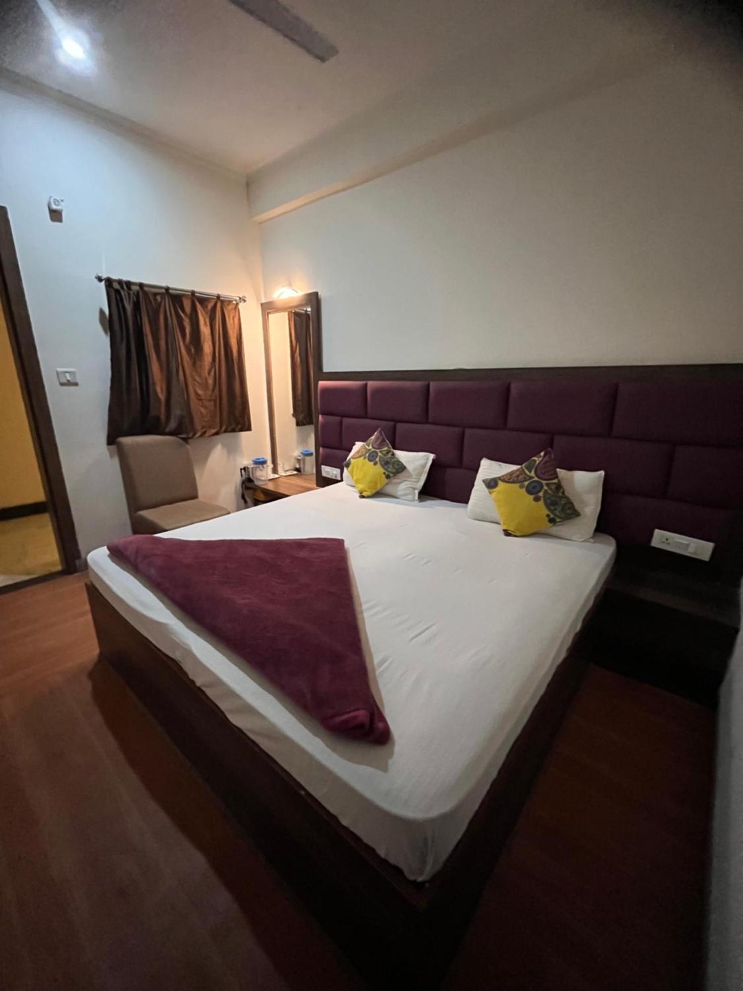 Hot - House Of Travellers Taj View Hostel Agra  Buitenkant foto