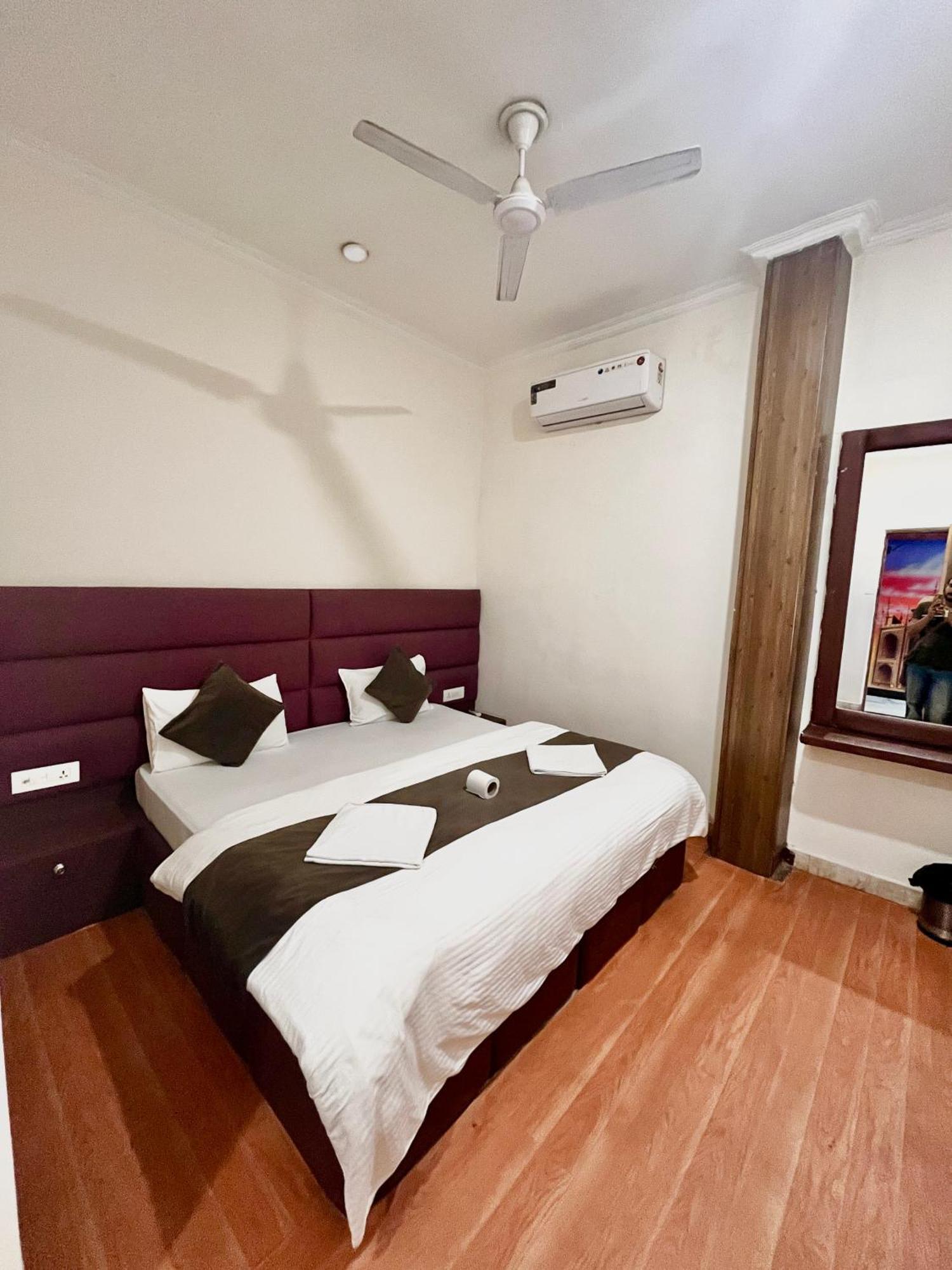 Hot - House Of Travellers Taj View Hostel Agra  Buitenkant foto